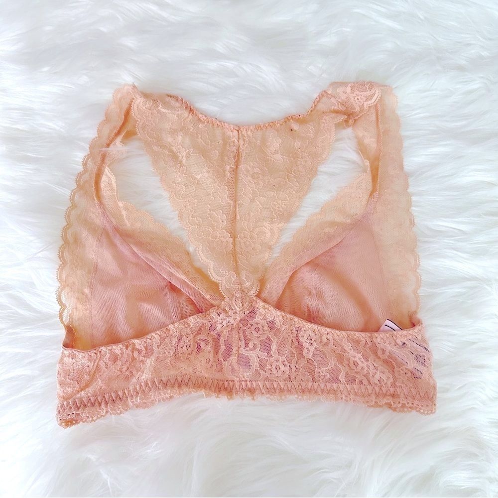 ɢᴜᴄ ᴠꜱ ᴜɴʟɪɴᴇᴅ ʟᴀᴄᴇ ʙʟᴜꜱʜ ʟᴏᴜɴɢᴇ ʙʀᴀʟᴇᴛᴛᴇ - Picture 6 of 10